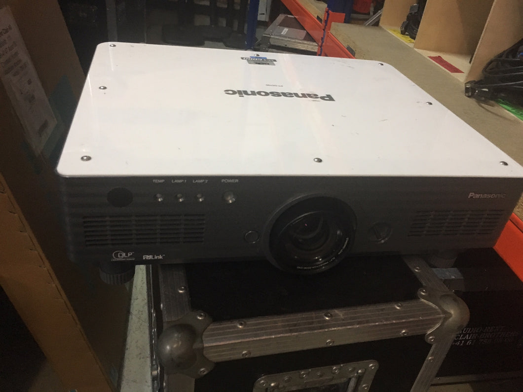 DLP Projector Panasonic PT-D5700 6000 Ansi